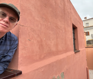 Home inspector detecting cracks in building in Spain